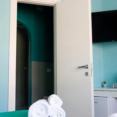 Libra & Bed and Breakfast Σαλέρνο